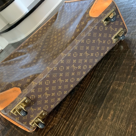Vintage 1980s Louis Vuitton Suitcase w/Wheels ✅ AUTHENTICATED BY POSHMARK✅ - Picture 6 of 12